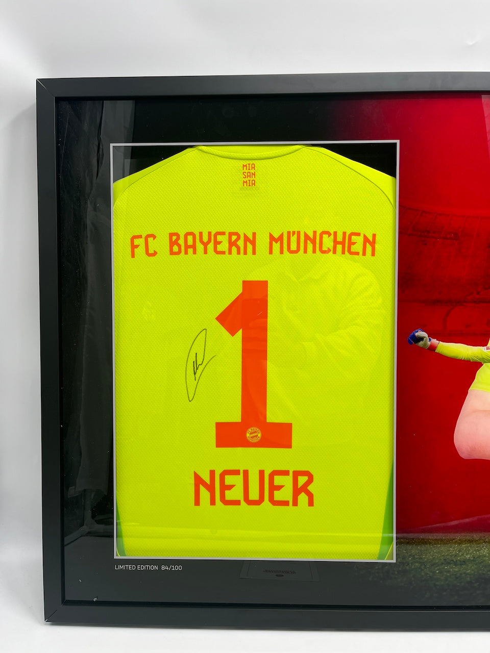 Bayern München Trikot Manuel Neuer signiert im Rahmen COA Adidas