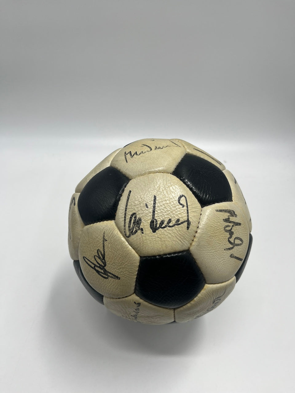 Football team signed 1974 in display case DFB autograph COA ball Gerd Müller