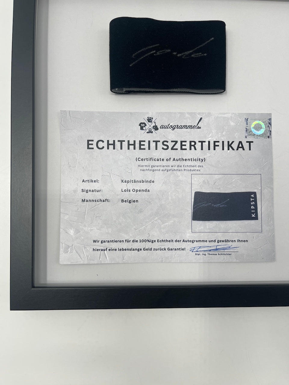 Kapitänsbinde Lois Openda signiert im Rahmen Belgien Autogramm COA