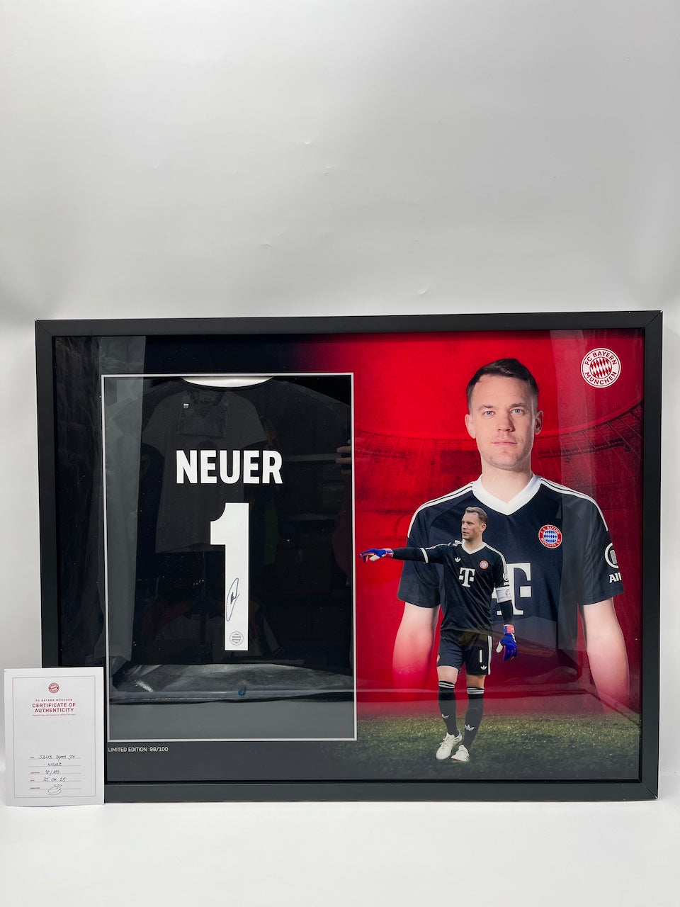 Bayern München Trikot Manuel Neuer signiert im Rahmen COA neu Adidas
