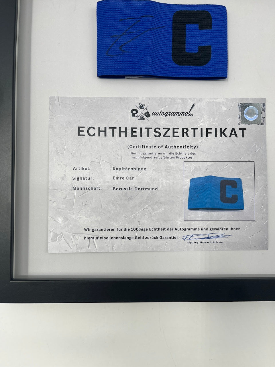 Kapitänsbinde Emre Can signiert im Rahmen Borussia Dortmund Autogramm neu