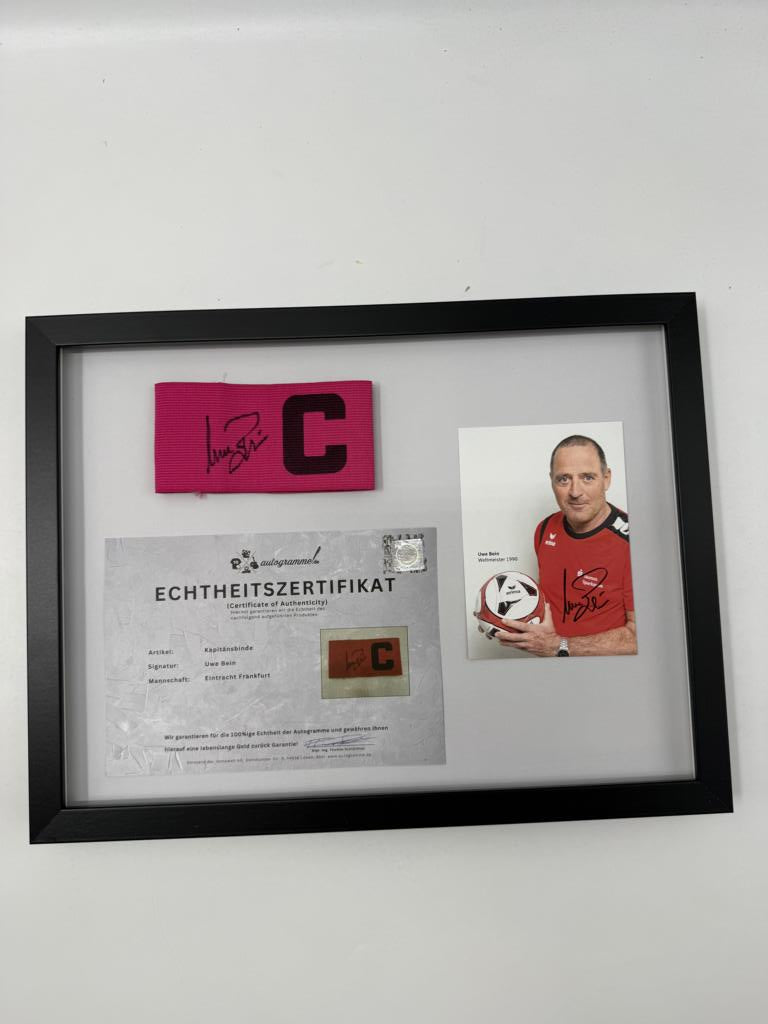 Kapitänsbinde Uwe Bein signiert im Rahmen Eintracht Frankfurt Autogramm COA