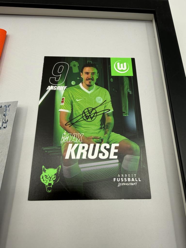 Kapitänsbinde Max Kruse signiert im Rahmen Werder Bremen COA