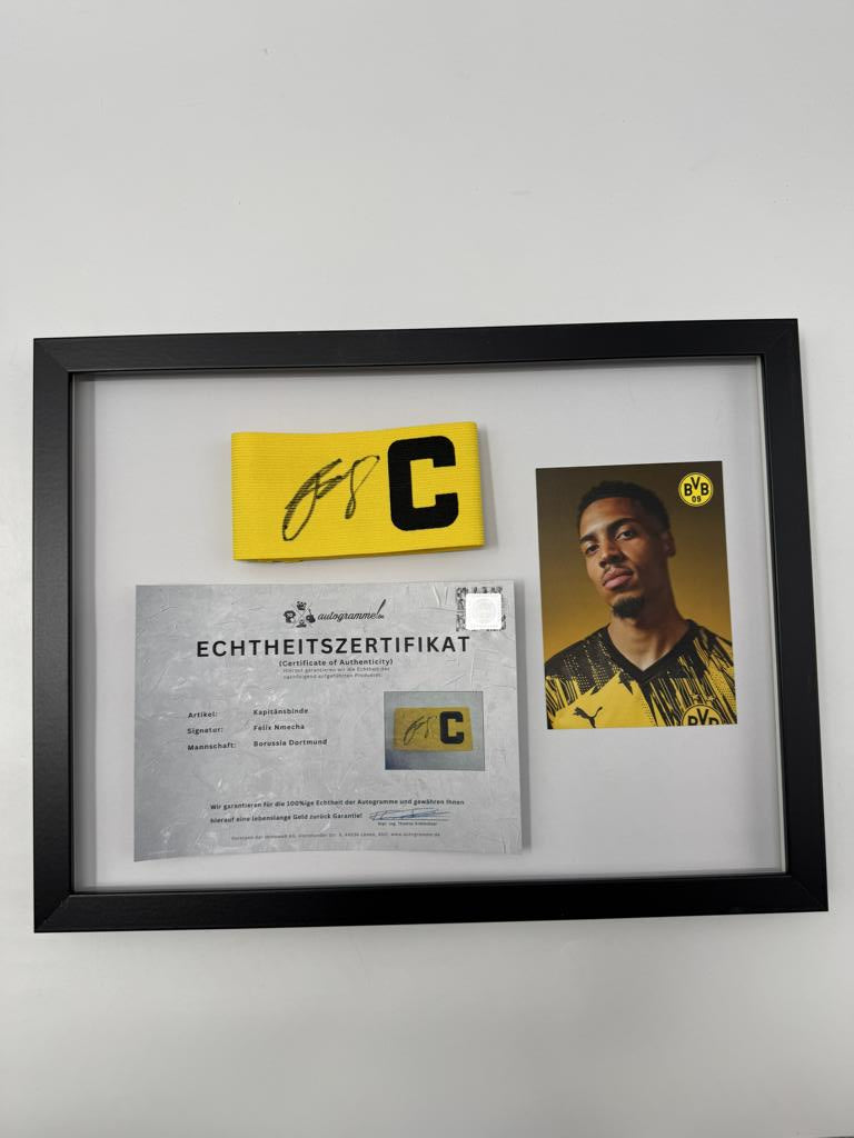 Kapitänsbinde Felix Nmecha signiert im Rahmen Borussia Dortmund COA