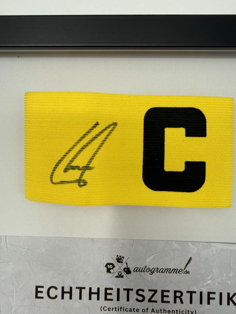 Kapitänsbinde Philipp Lahm signiert im Rahmen Deutschland Fußball Autogramm