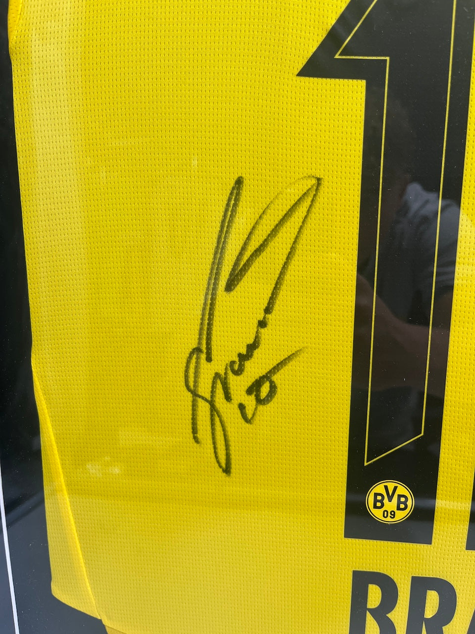 Borussia Dortmund Trikot Julian Brandt signiert im Rahmen Puma BVB