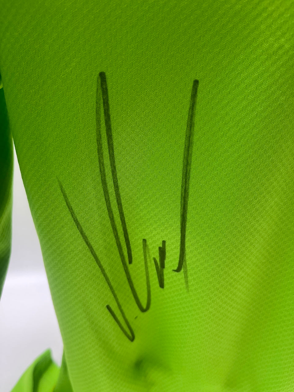 Borussia Mönchengladbach jersey signed by Jonas Omlin, autographed by Puma L