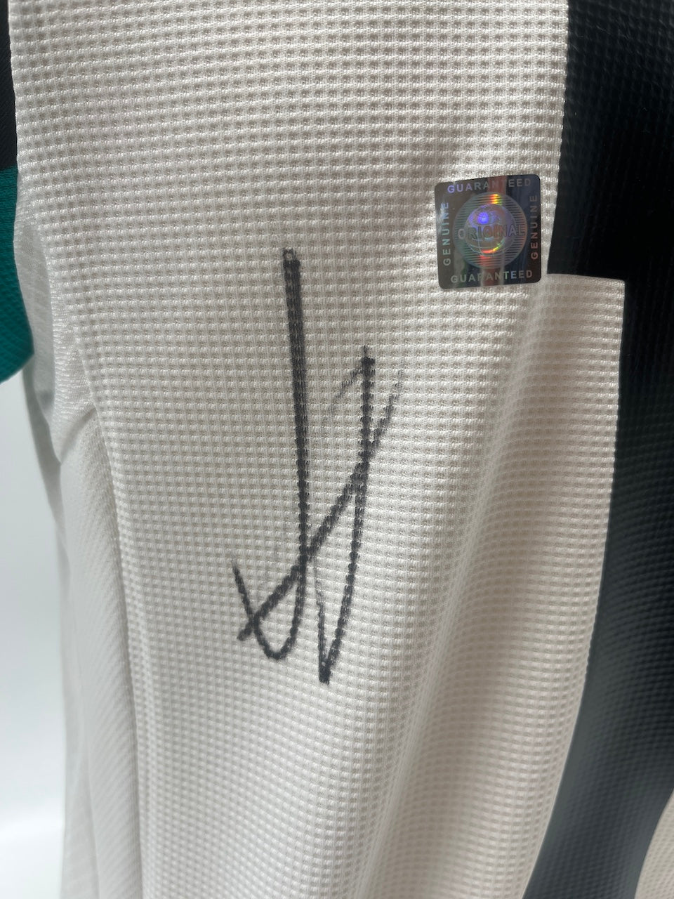 Newcastle United Trikot Alexander Isak signiert Autogramm Fußball Adidas L