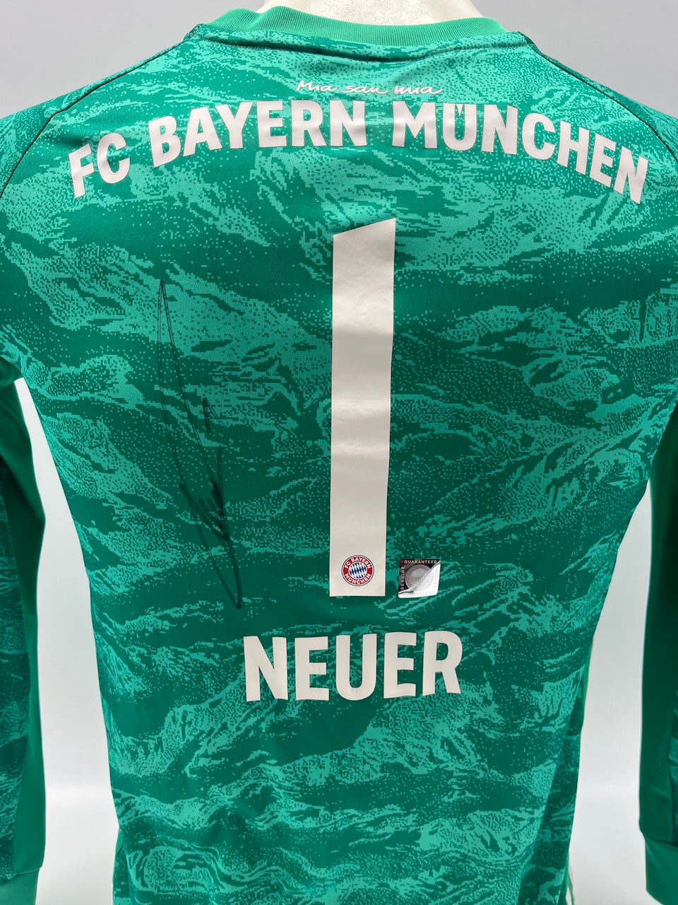 Bayern Munich jersey Manuel Neuer signed autograph Adidas COA 152