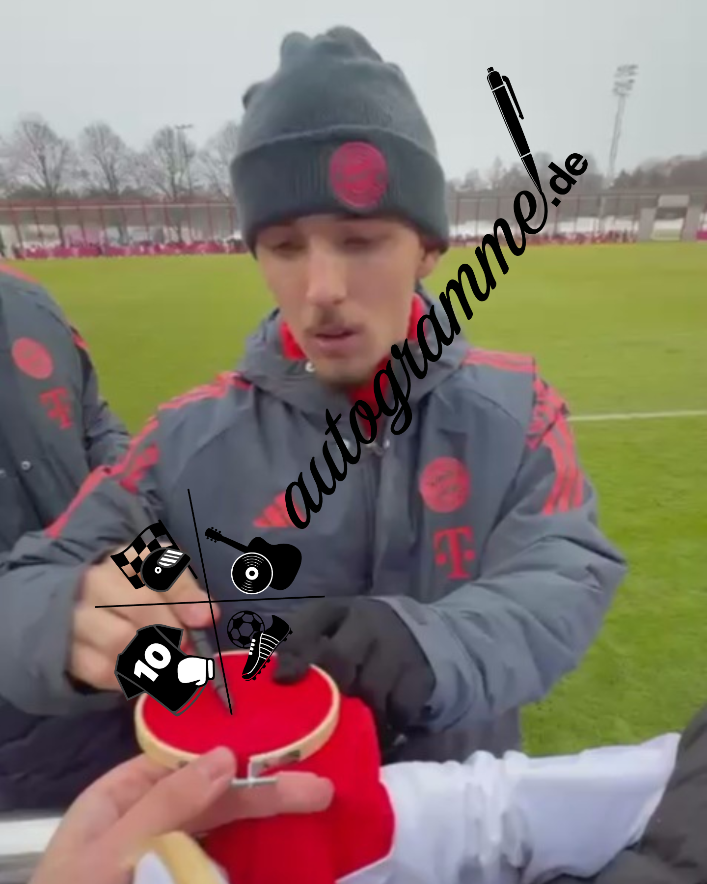 Bayern München Authentic-Trikot Lennart Karl signiert Autogramm Adidas COA M