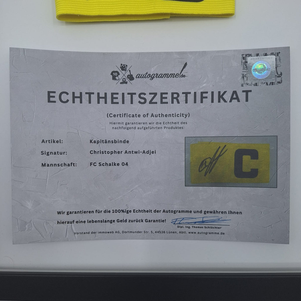 Kapitänsbinde Christopher Antwi-Adjei signiert im Rahmen Schalke 04 COA Gelb