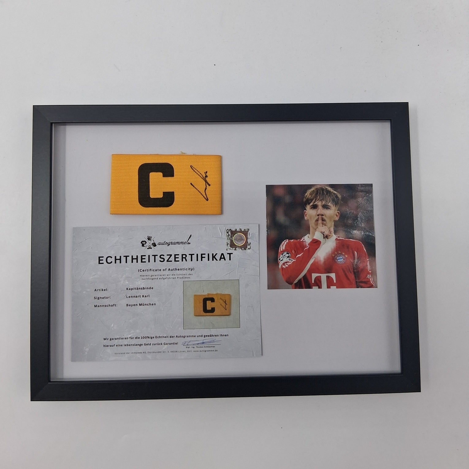 Kapitänsbinde Lennart Karl signiert im Rahmen Bayern München COA Autogramm