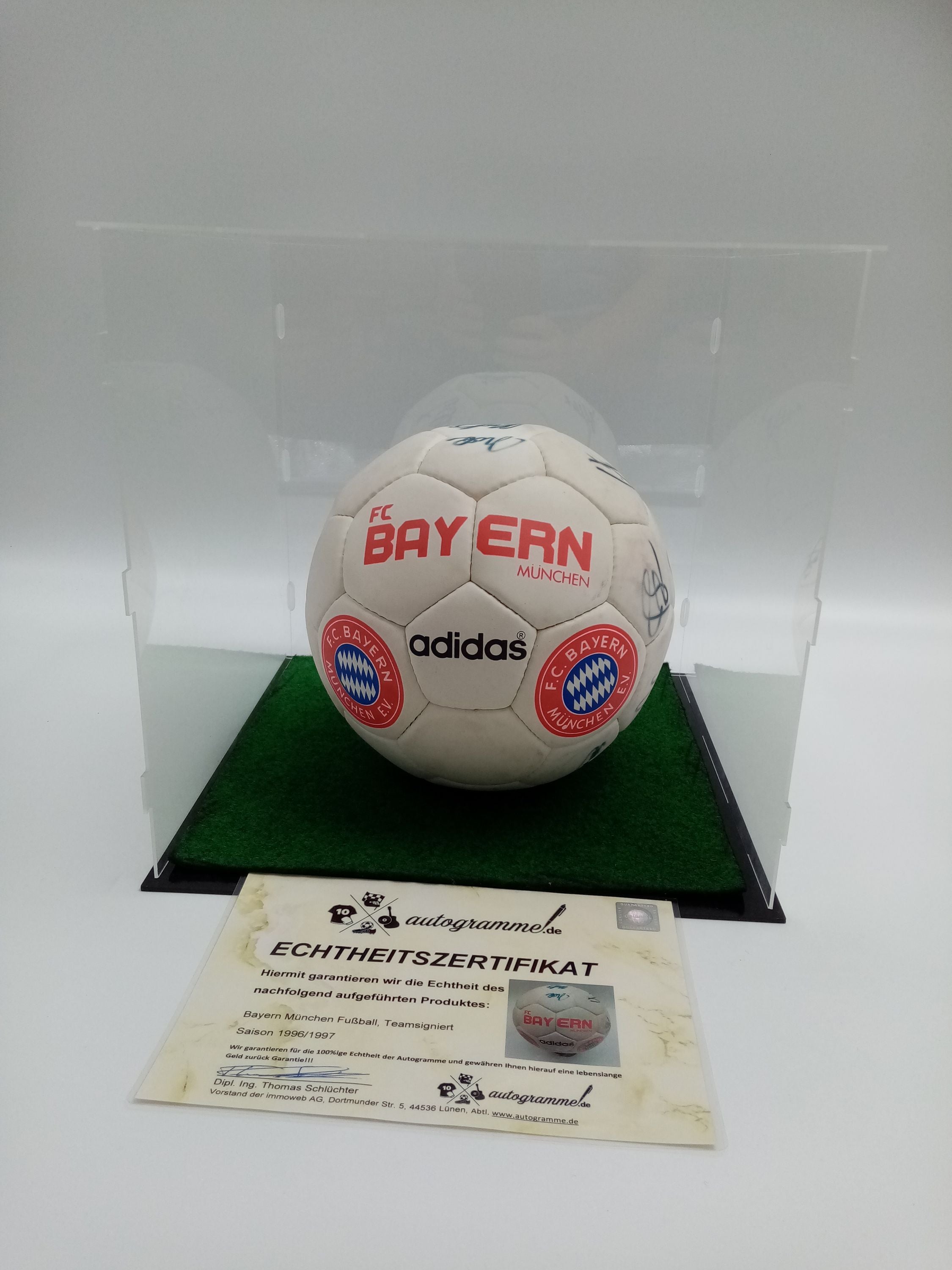 Bayern Munich football team signed 1996/1997 autographs Bundesliga Ball FCB