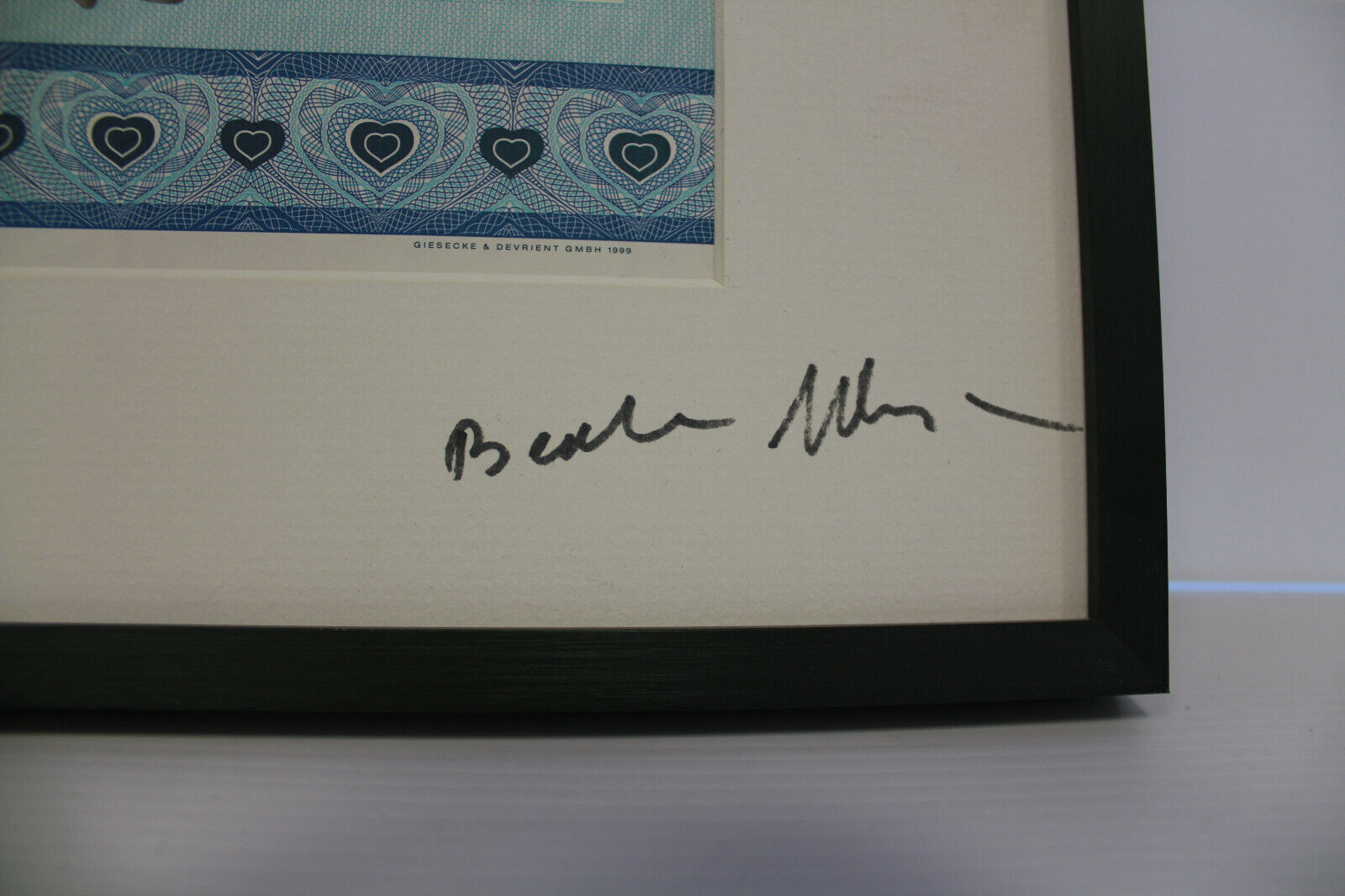 Original Beate Uhse Aktie, signiert und gerahmt - Autogramm Uhse und Lindemann