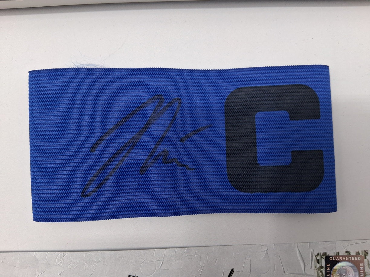 Kapitänsbinde Joshua Kimmich signiert im Rahmen Bayern München Autogramm