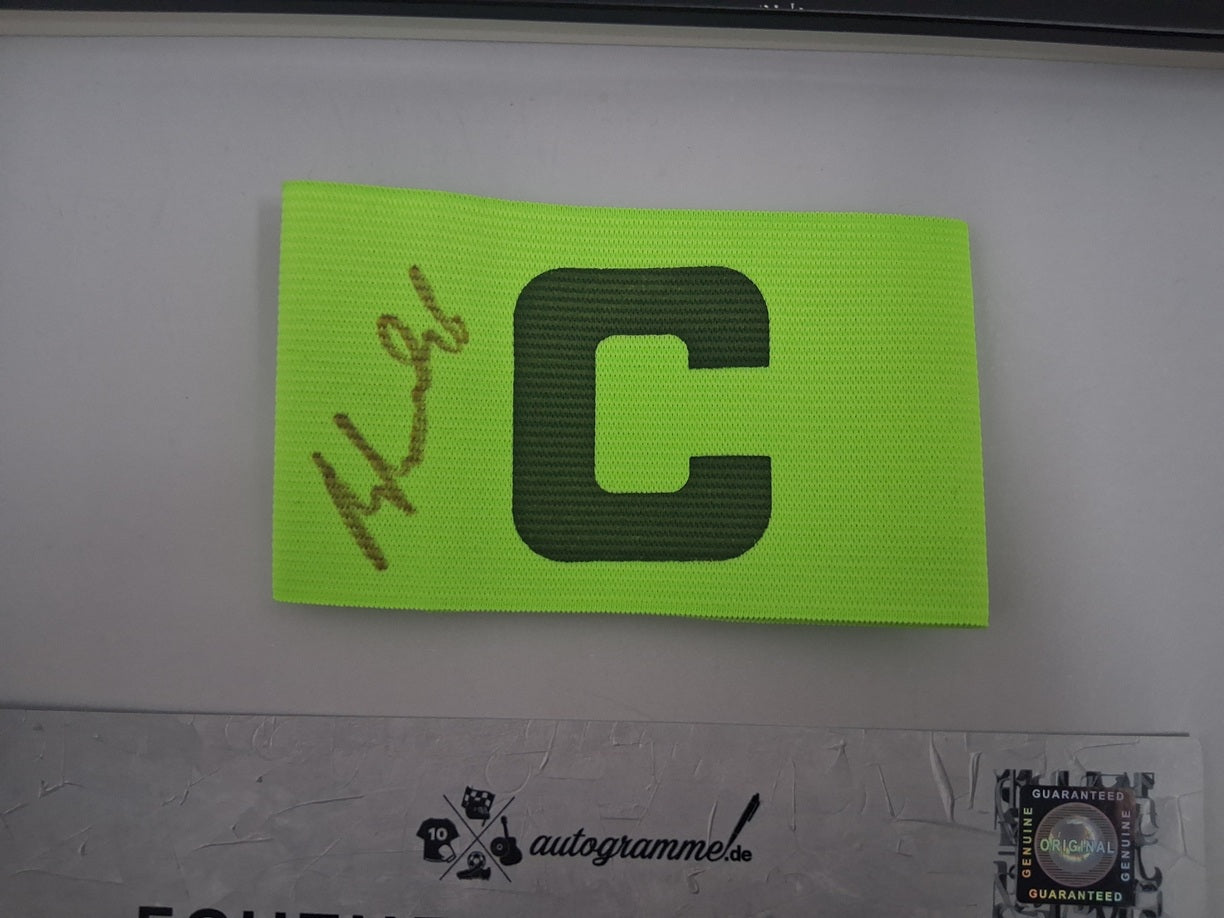 Kapitänsbinde Rainer Bonhof signiert im Rahmen Deutschland DFB