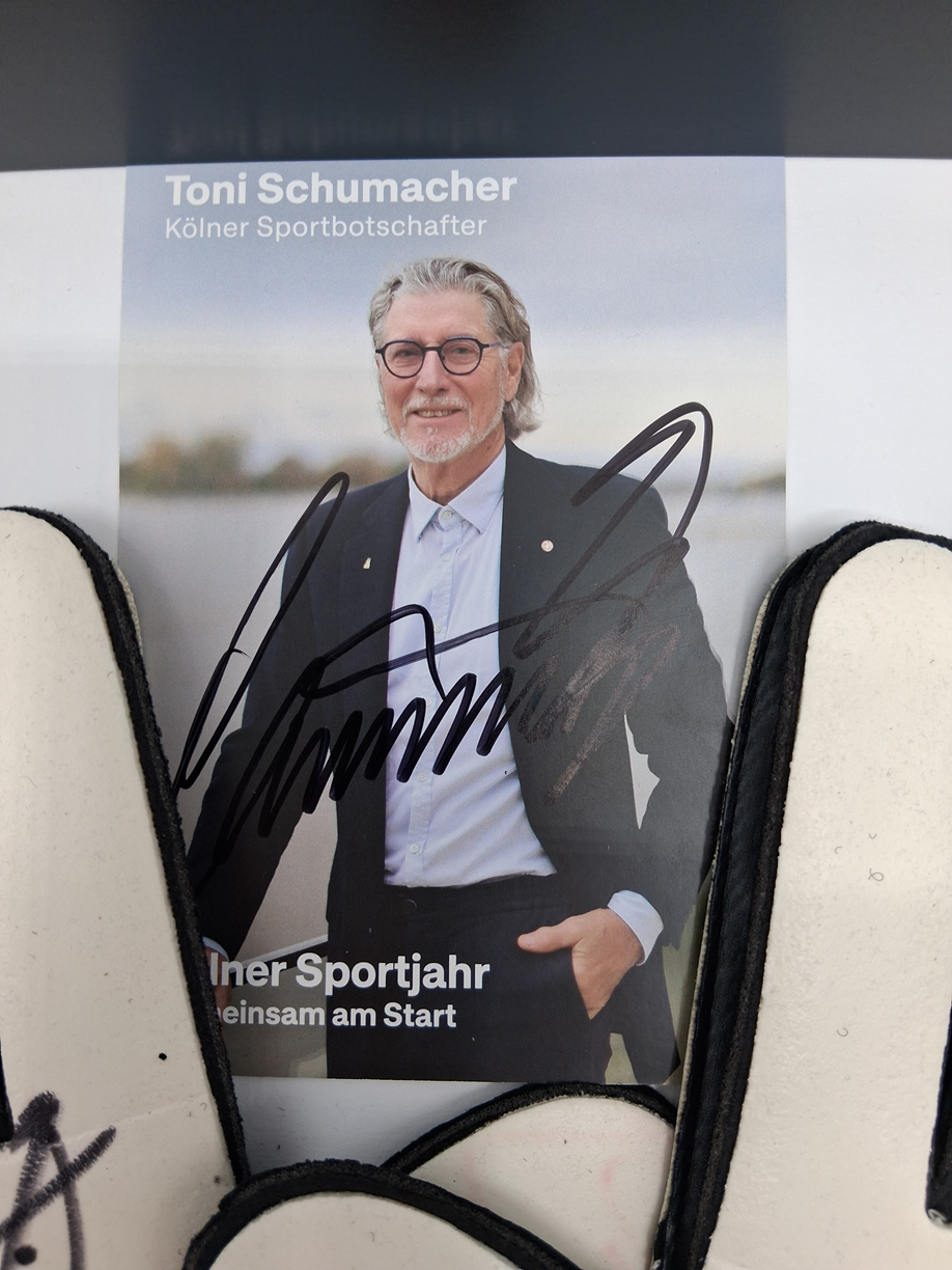Torwarthandschuh Toni Schumacher signiert im Rahmen Autogramm Fußball