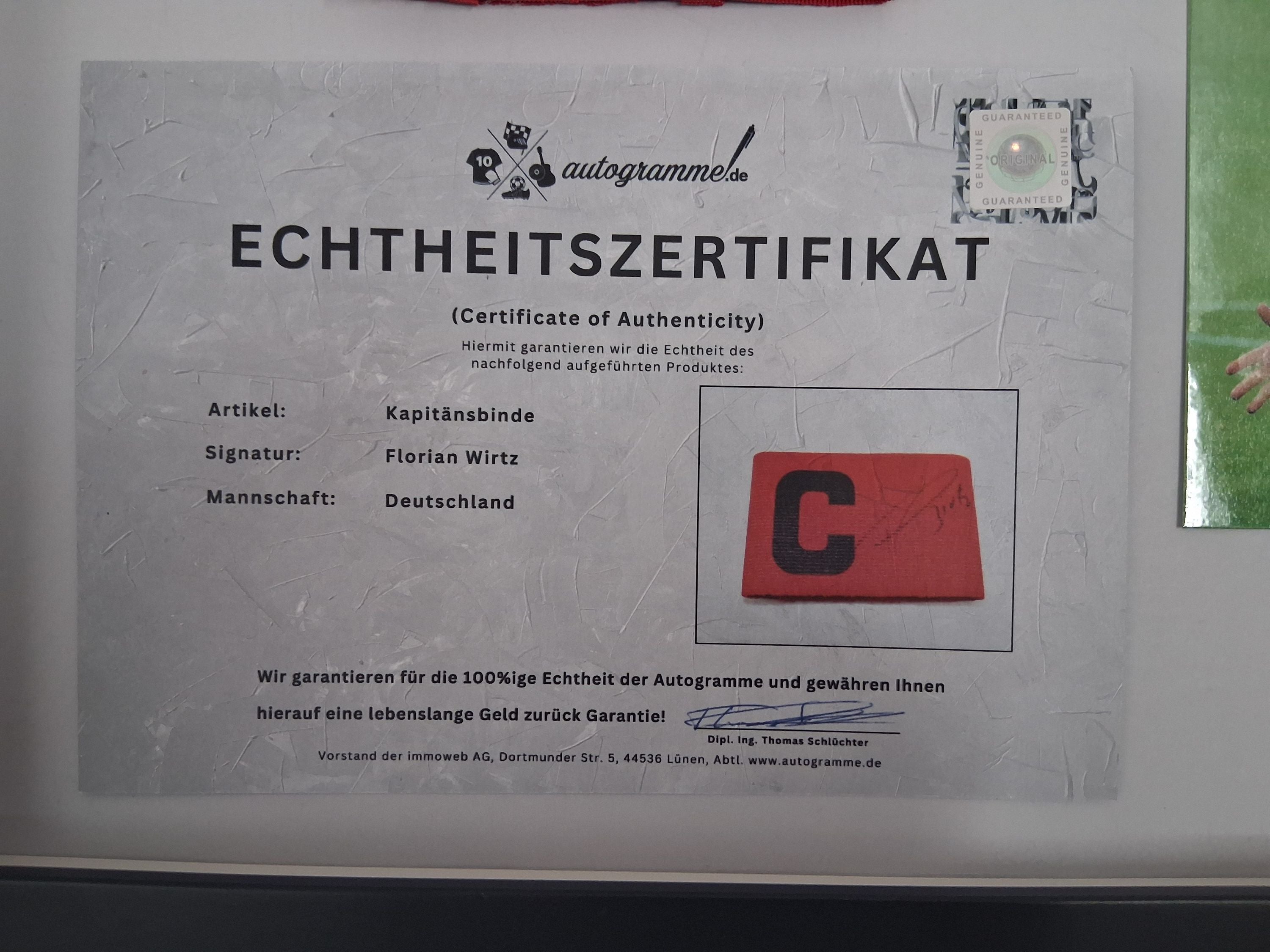 Kapitänsbinde Florian Wirtz signiert im Rahmen Deutschland Autogramm COA