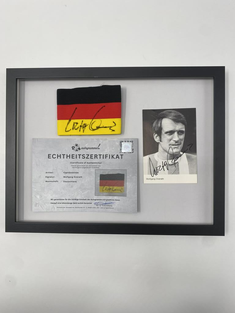 Kapitänsbinde Wolfgang Overath signiert im Rahmen Deutschland Autogramm COA