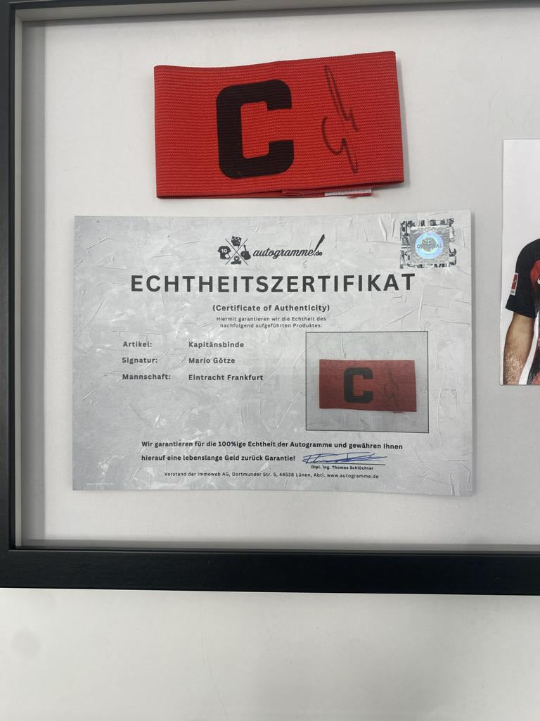 Kapitänsbinde Mario Götze signiert im Rahmen Eintracht Frankfurt Autogramm COA