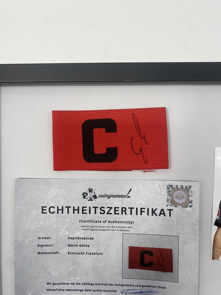 Kapitänsbinde Mario Götze signiert im Rahmen Eintracht Frankfurt Autogramm COA