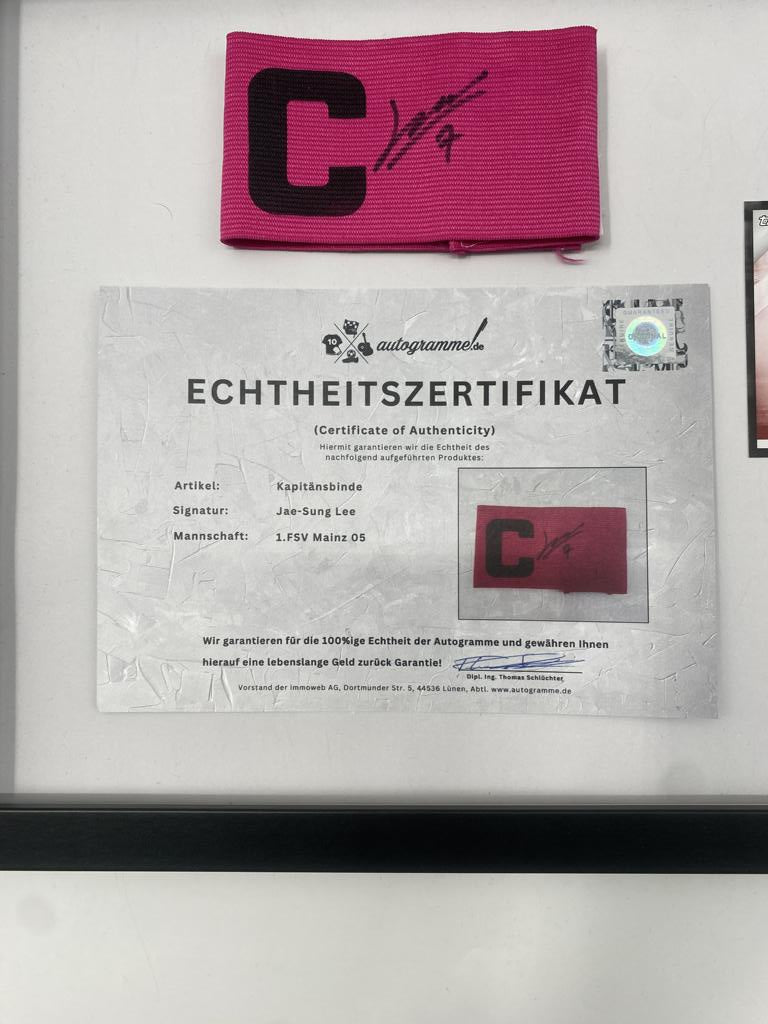 Kapitänsbinde Jae-Jung Lee signiert im Rahmen Mainz 05 Autogramm Fußball COA