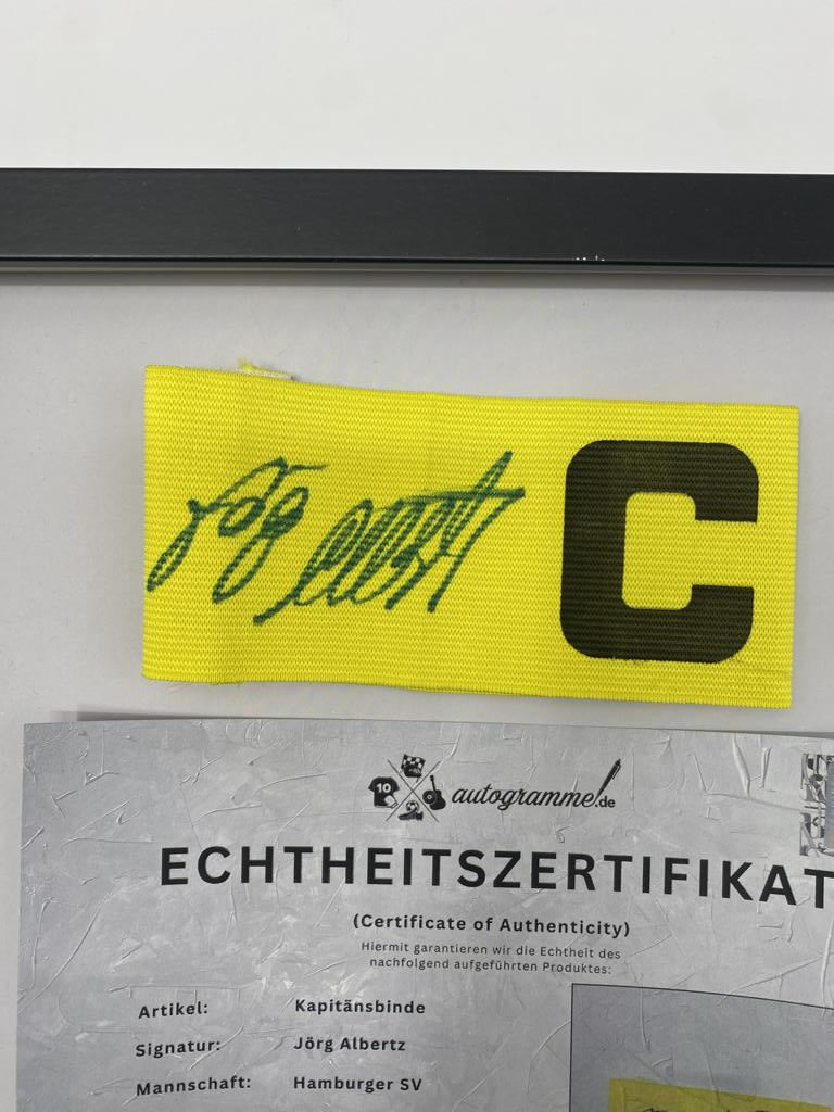 Kapitänsbinde Jörg Albertz signiert im Rahmen Hamburger SV Autogramm COA
