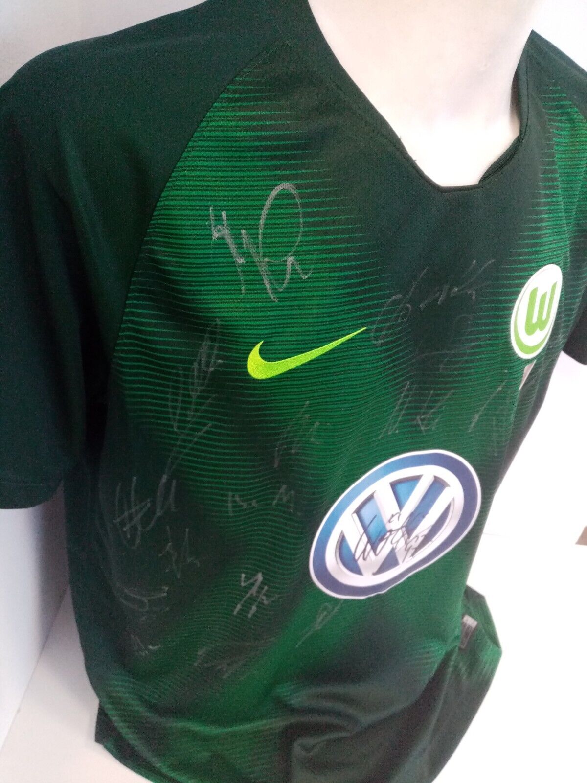 VFL Wolfsburg Trikot 2018/2019 Teamsigniert Autogramm Fußball Bundesliga Nike L