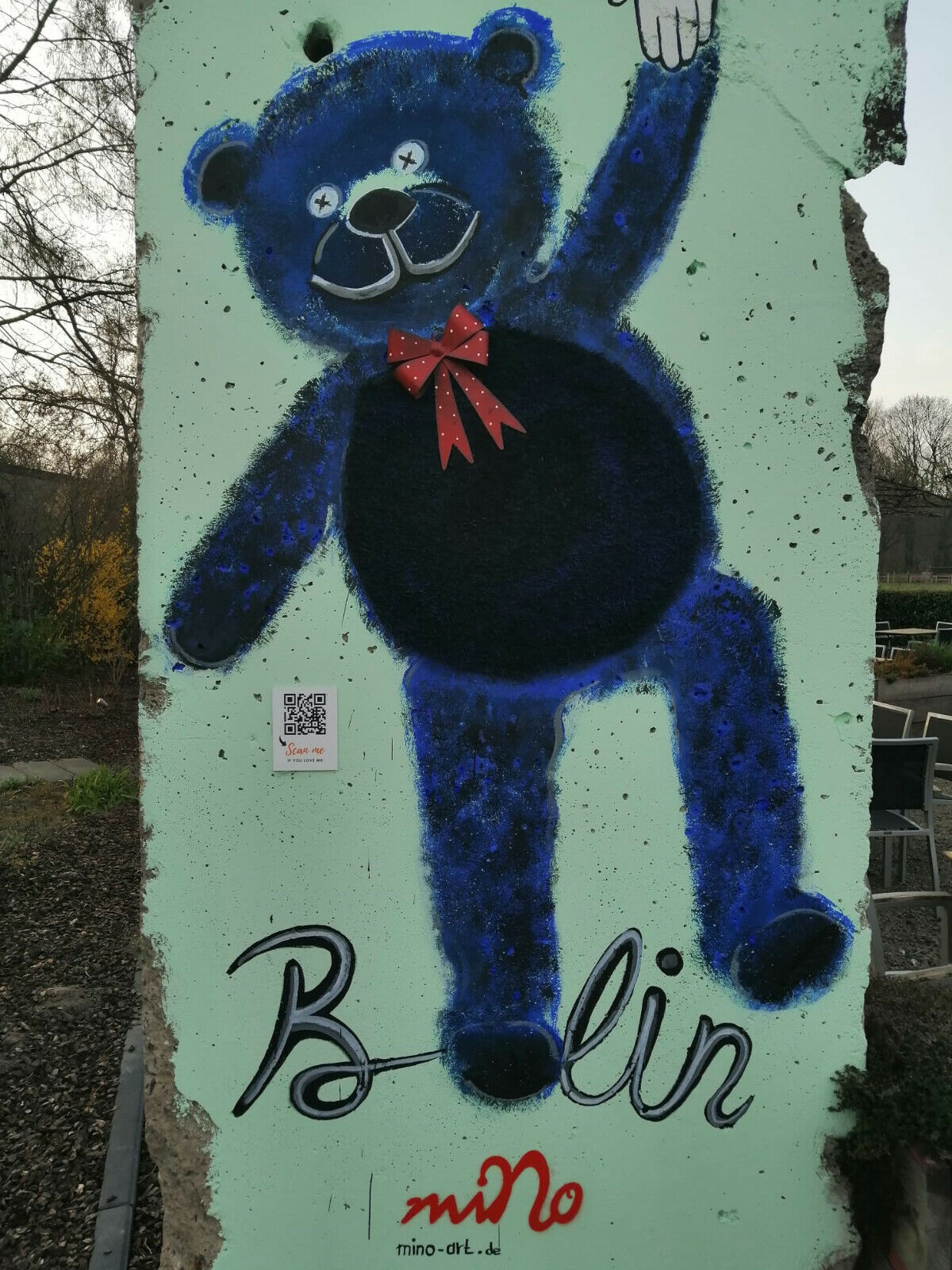 mino art bemalte Berliner Mauer - Echtes Mauerelement -segment