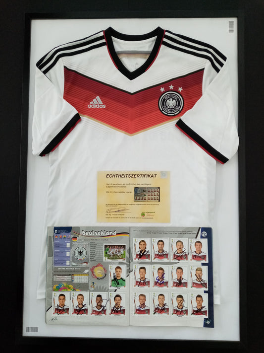 Panini Sammelkarten DFB WM 2014 signiert im Rahmen + DFB Adidas Trikot