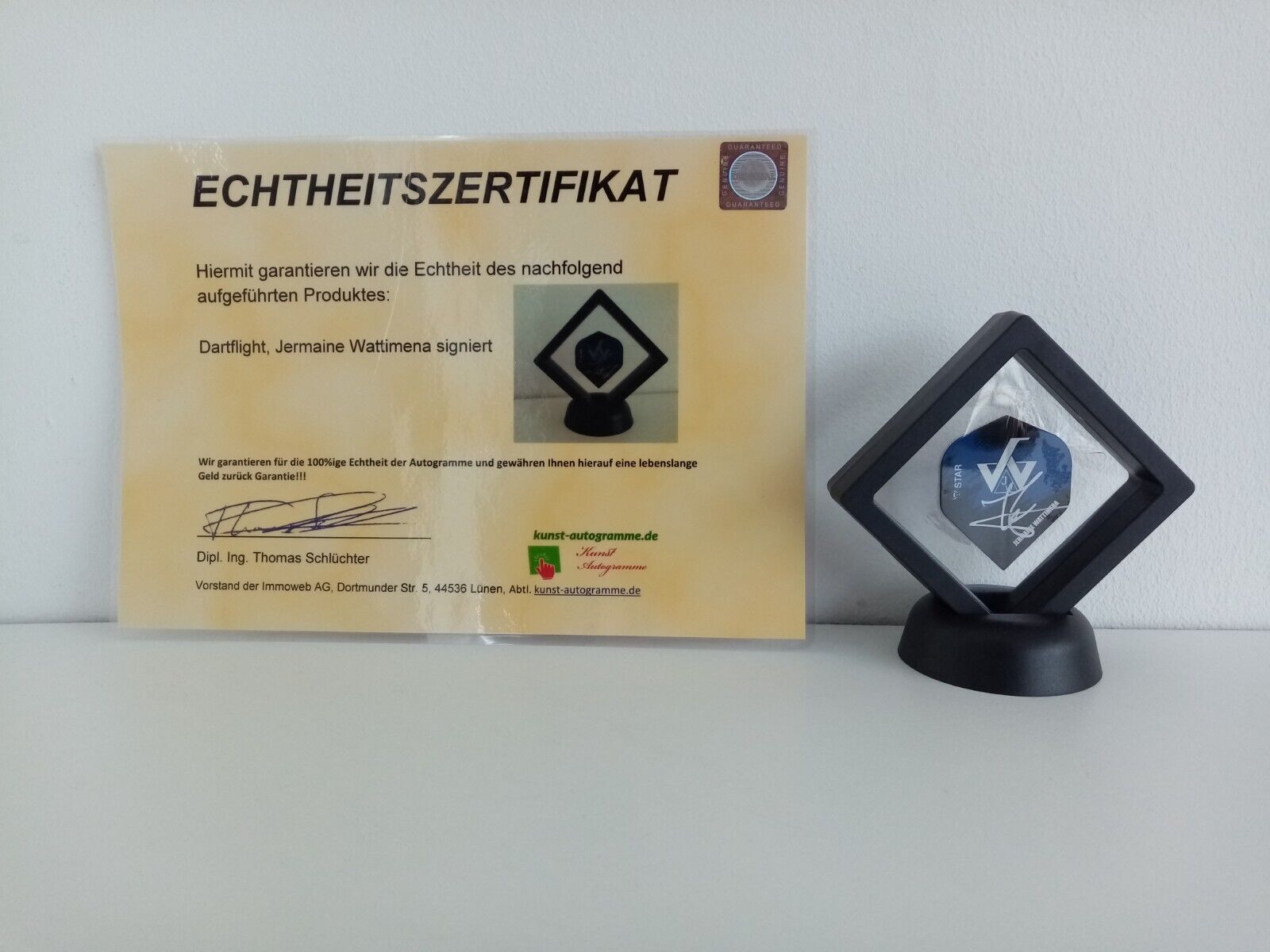 Dartflight jermaine wattimena signed darts coa new flight