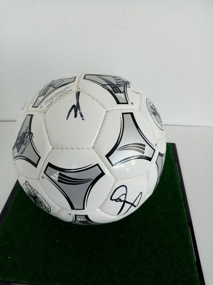 Fußball Teamsigniert WM 1998 in Vitrine DFB  Autogramm Adidas Unterschrift COA