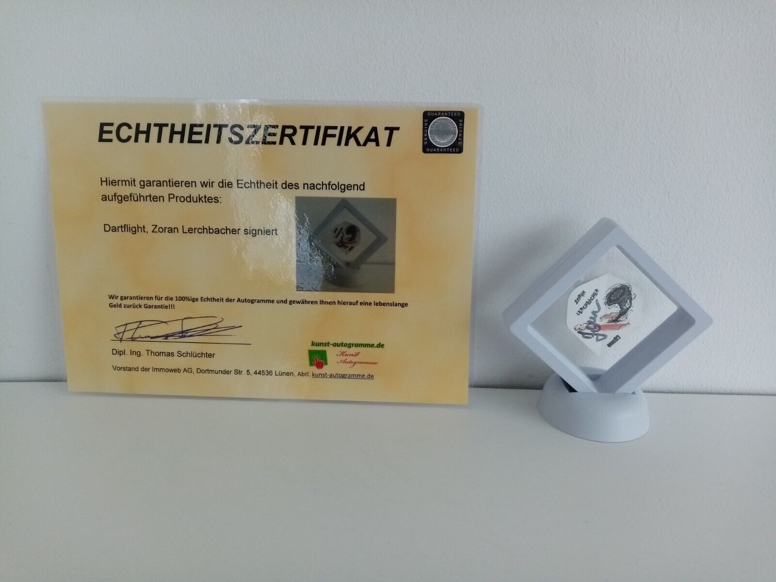 Dartflight Zoran Lerchbacher signed Darts Coa Neu Flight