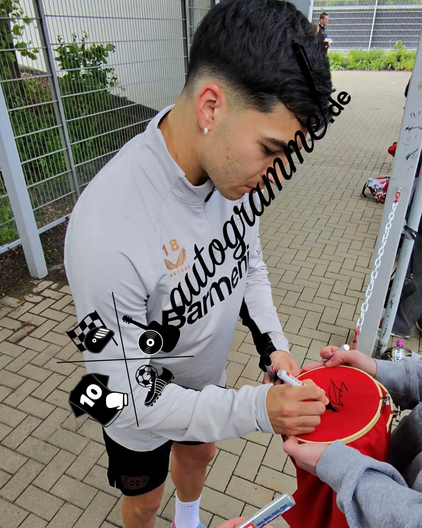 Bayer Leverkusen jersey signed by Alejo Sarco, autographed, Bundesliga M