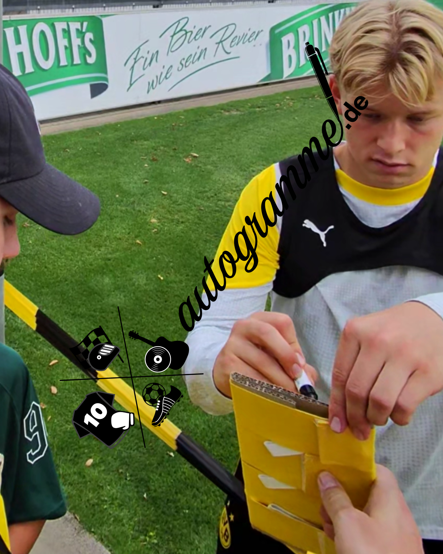 Kapitänsbinde Daniel Svensson signiert im Rahmen Borussia Dortmund Autogramm COA
