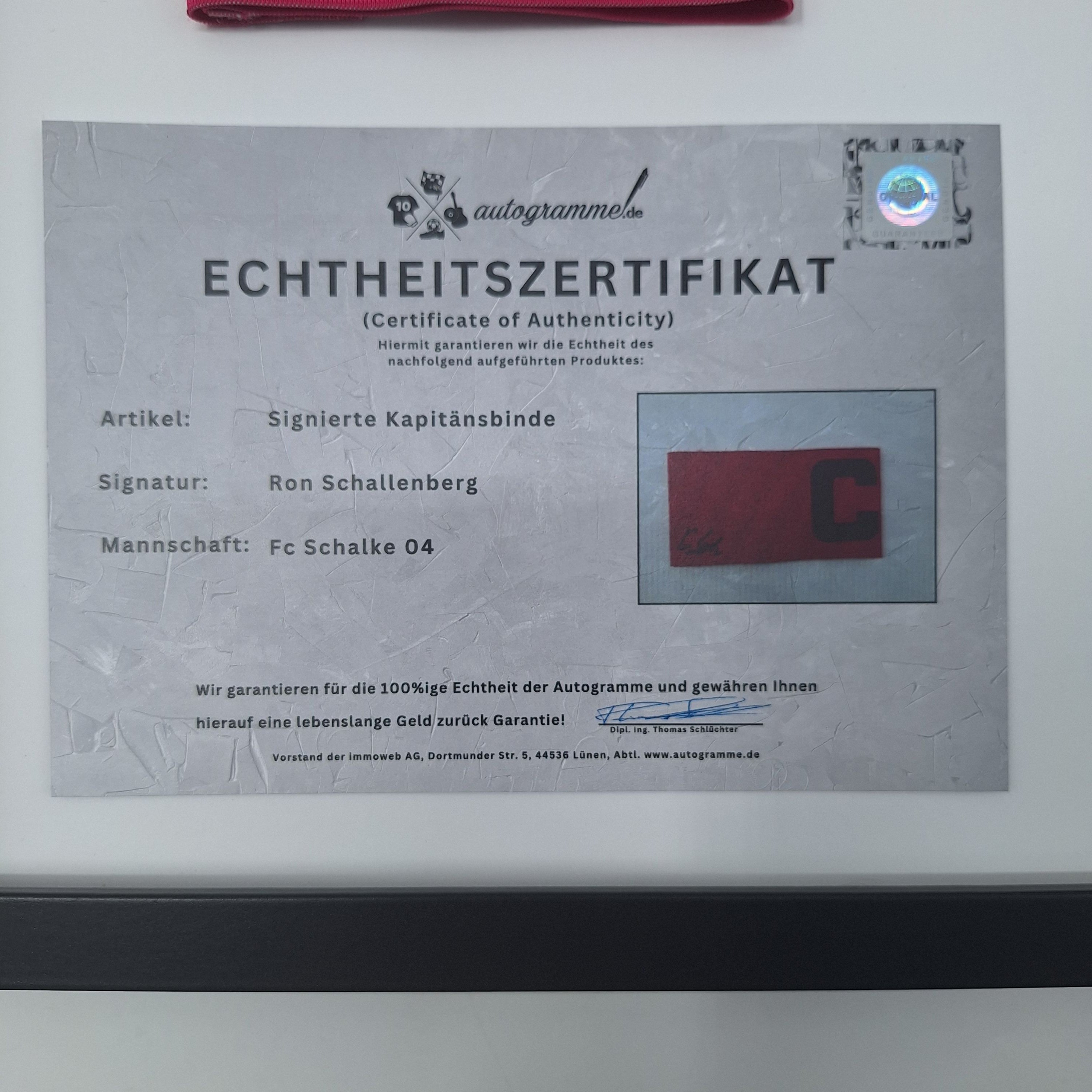 Kapitänsbinde Ron Schallenberg signiert im Rahmen Schalke 04 COA pink