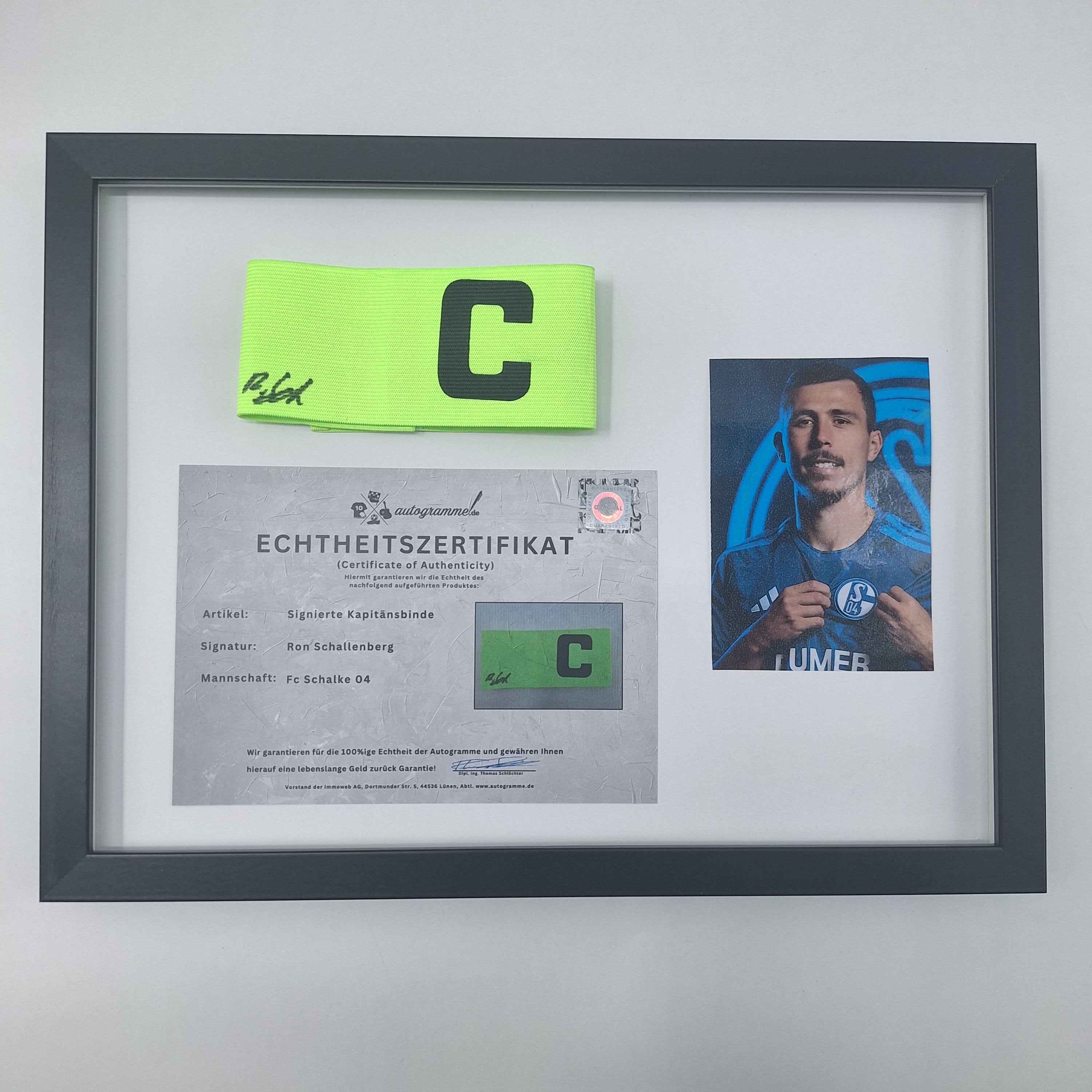 Kapitänsbinde Ron Schallenberg signiert im Rahmen Schalke 04 COA grün