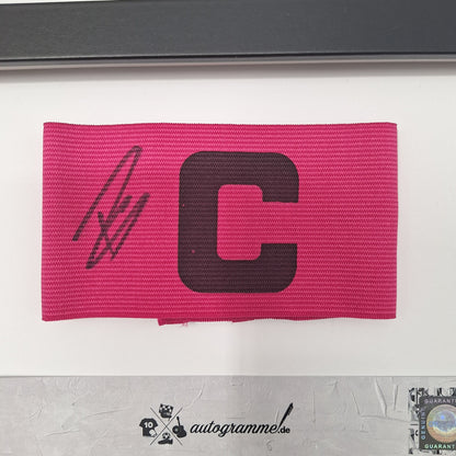 Kapitänsbinde Aleksandar Pavlović signiert im Rahmen Bayern München Autogramm COA