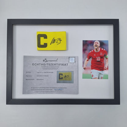 Kapitänsbinde Christian Eriksen signiert im Rahmen Dänemark Autogramm