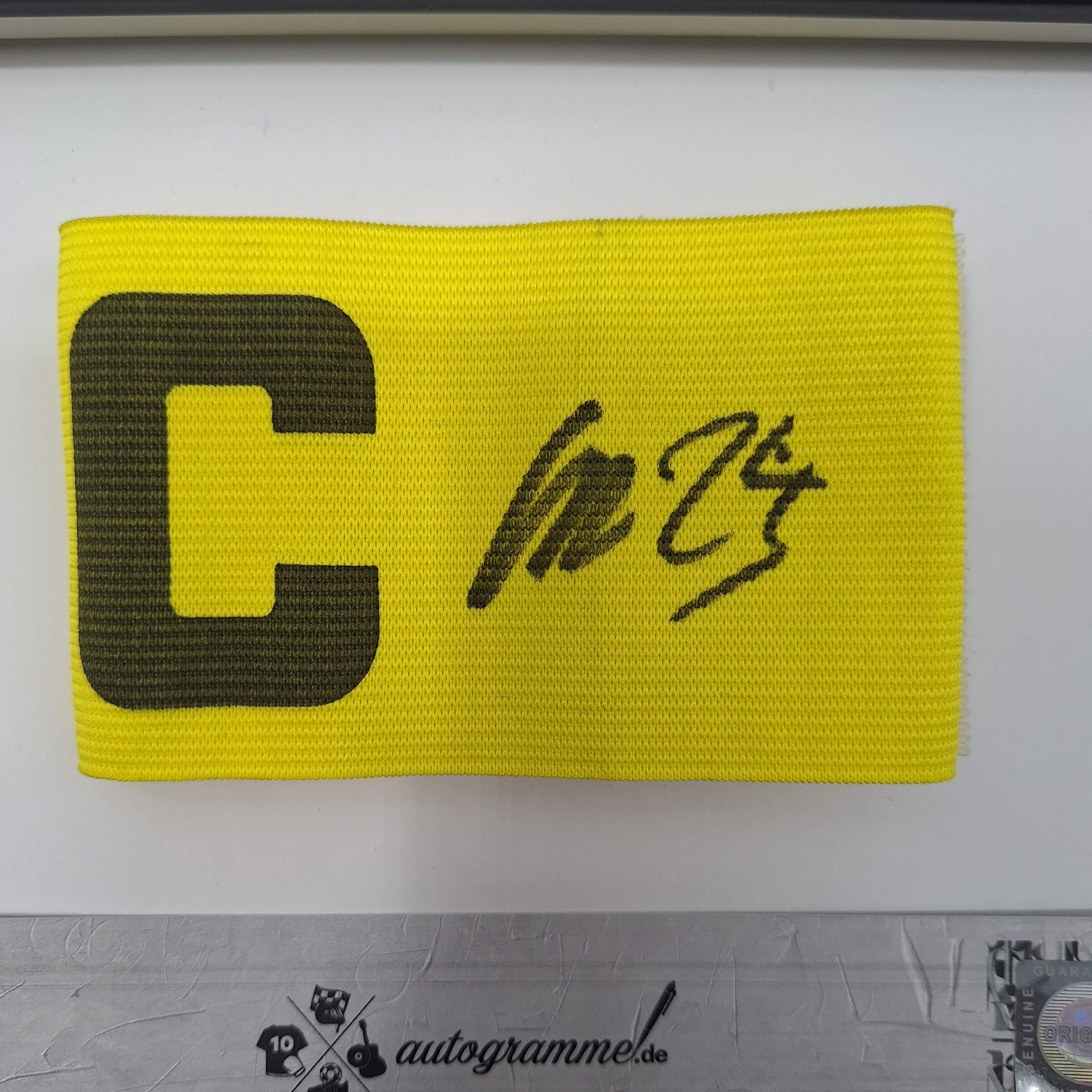 Kapitänsbinde Christian Eriksen signiert im Rahmen Dänemark Autogramm