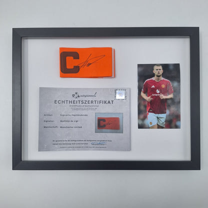 Kapitänsbinde Matthijs de Ligt signiert im Rahmen Manchester United COA