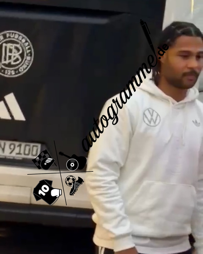 Bayern München Trikot Serge Gnabry signiert Autogramm Adidas COA M