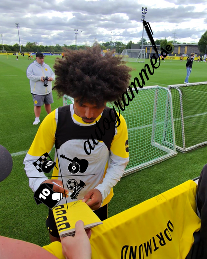 Kapitänsbinde Karim Adeyemi signiert im Rahmen Borussia Dortmund Autogramm COA