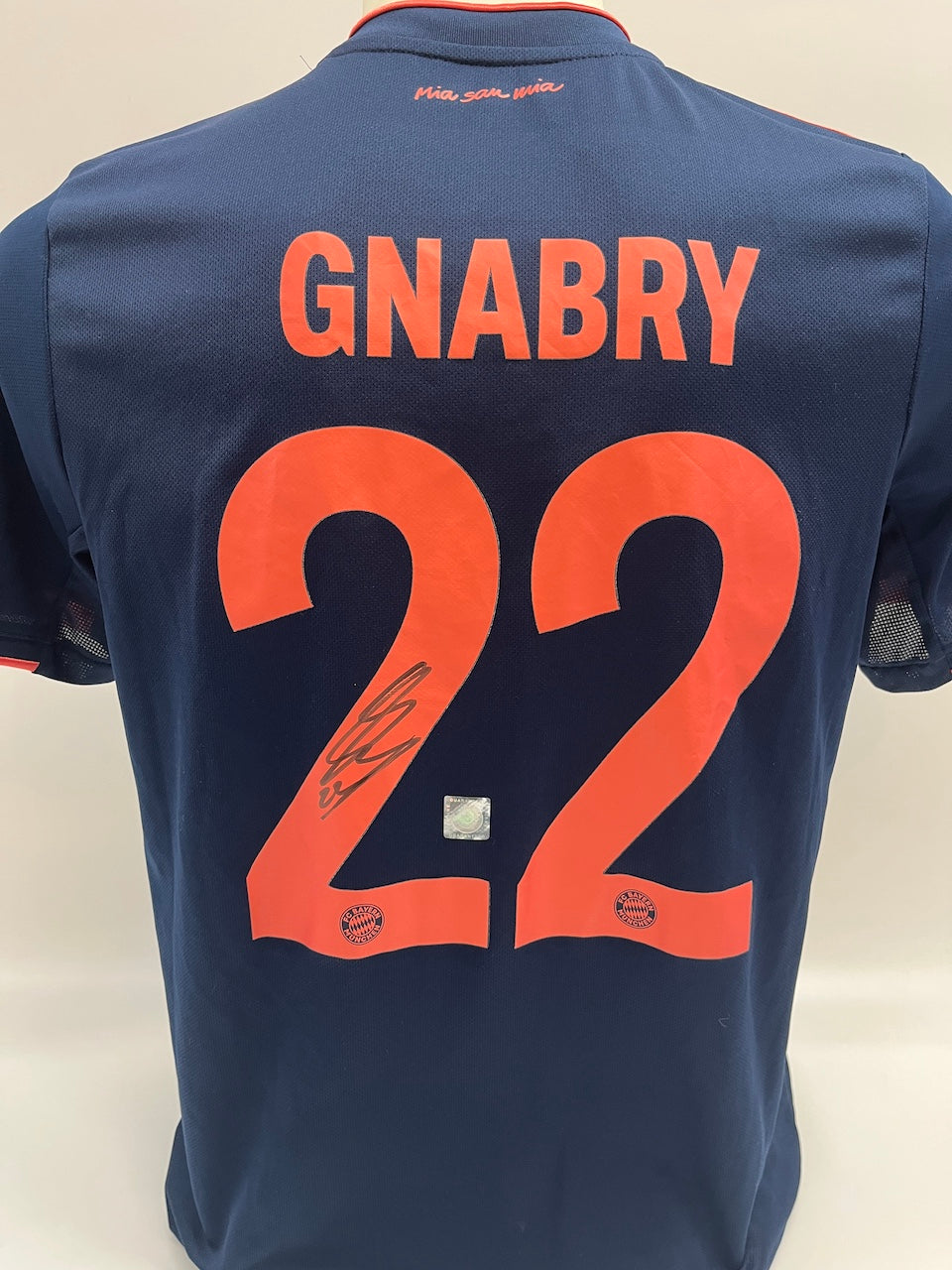 Bayern München Trikot Serge Gnabry signiert Autogramm Adidas 176