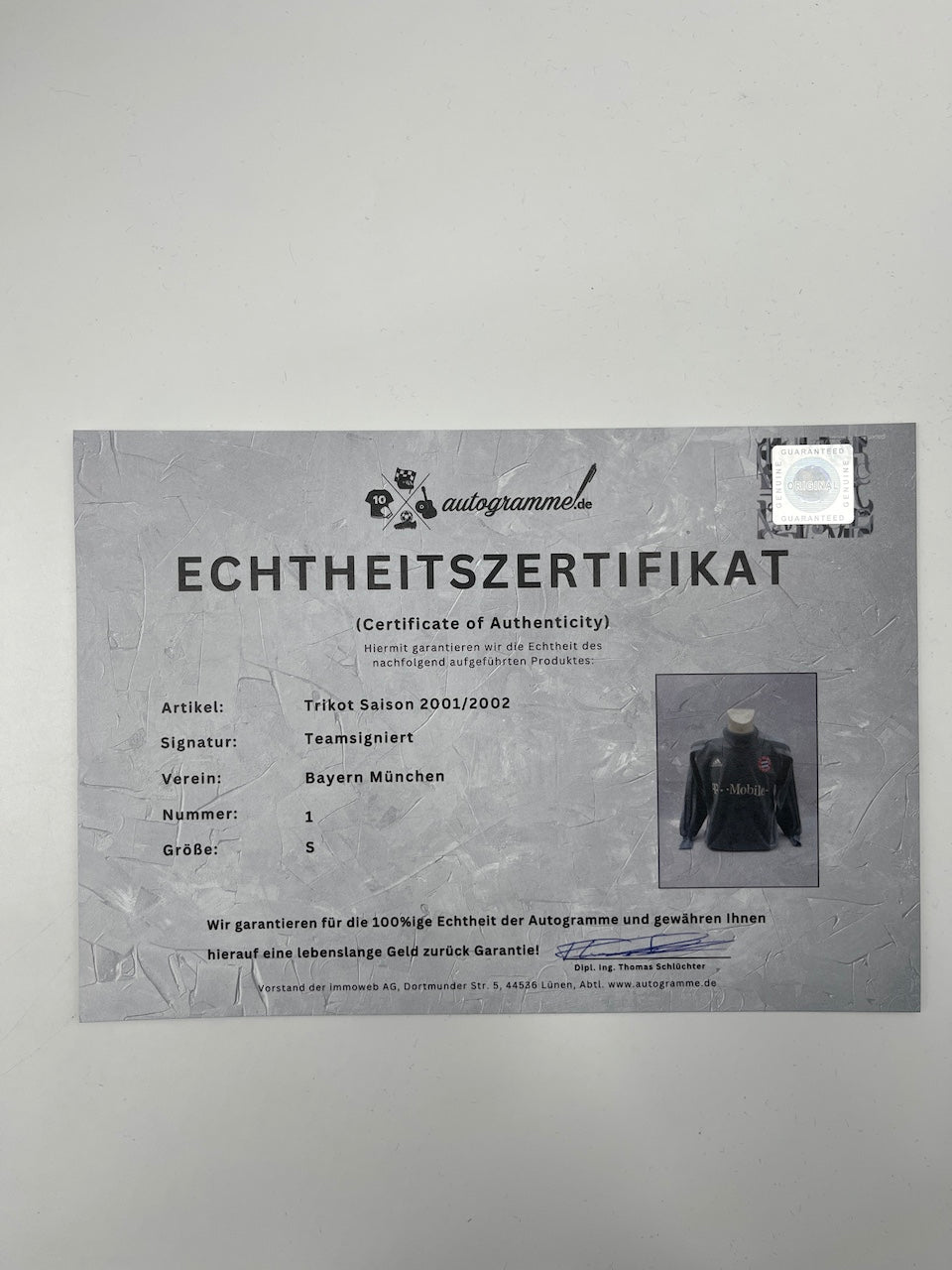 Bayern Munich jersey 2001/2002, team signed, autographed, Adidas size S