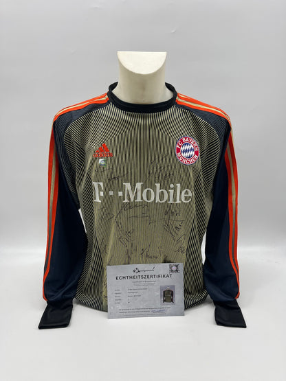 Bayern Munich jersey 2003/2004, team signed, autographed, Adidas M