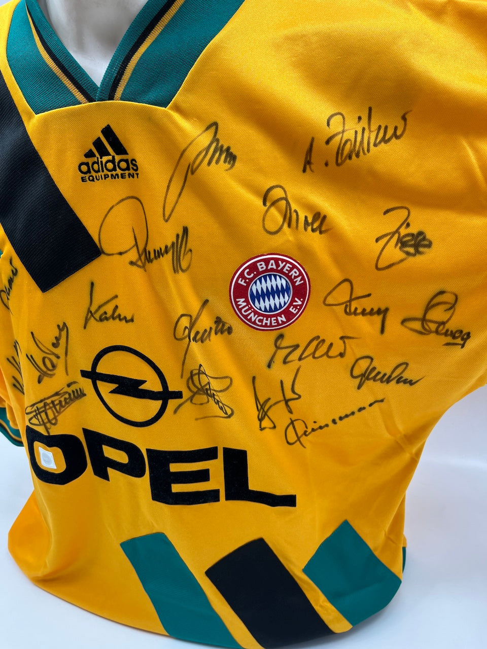Bayern Munich jersey 1993/1994/1995, team signed, autographed, Adidas XL