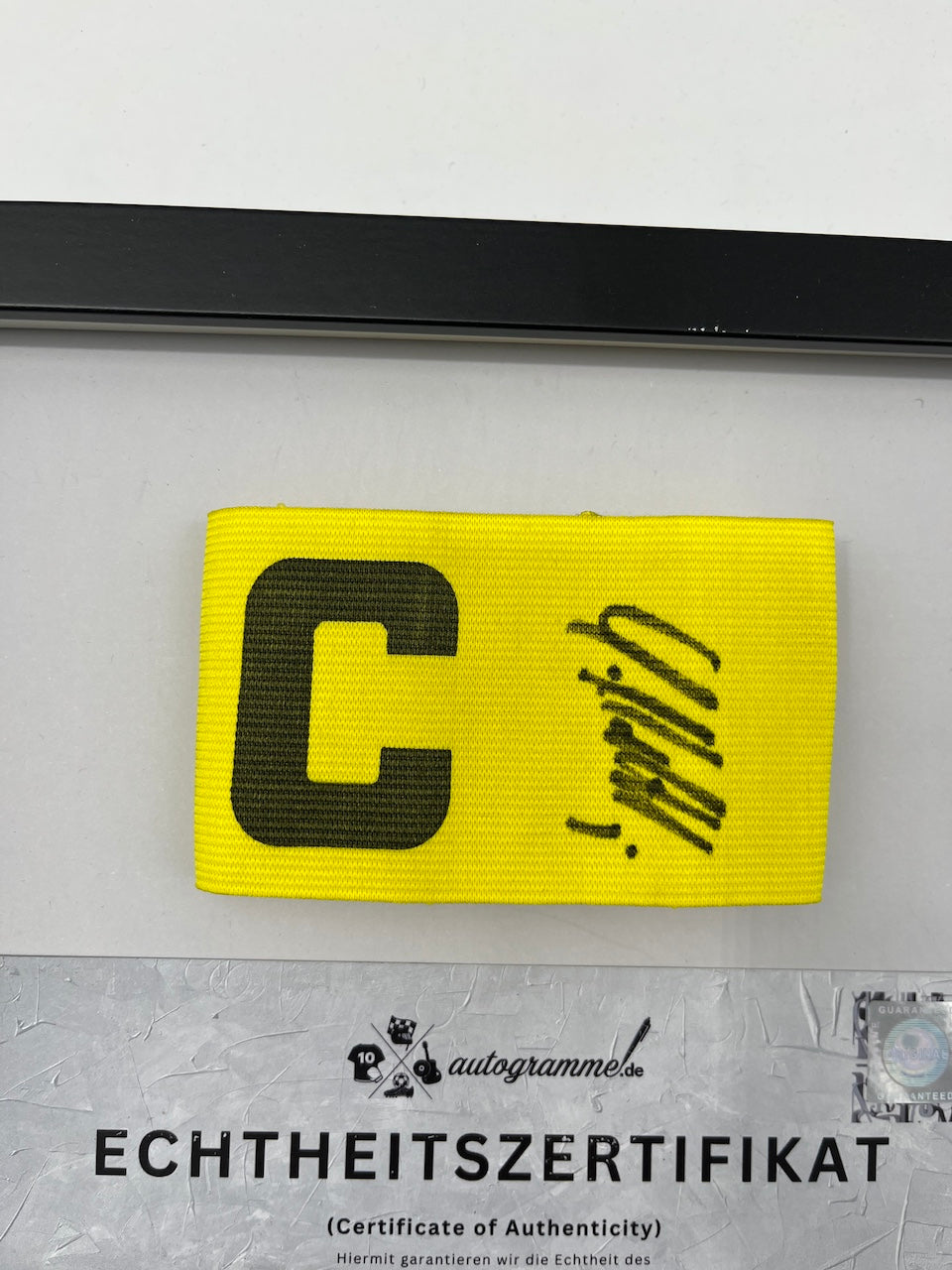 Kapitänsbinde Lothar Matthäus signiert im Rahmen Deutschland COA