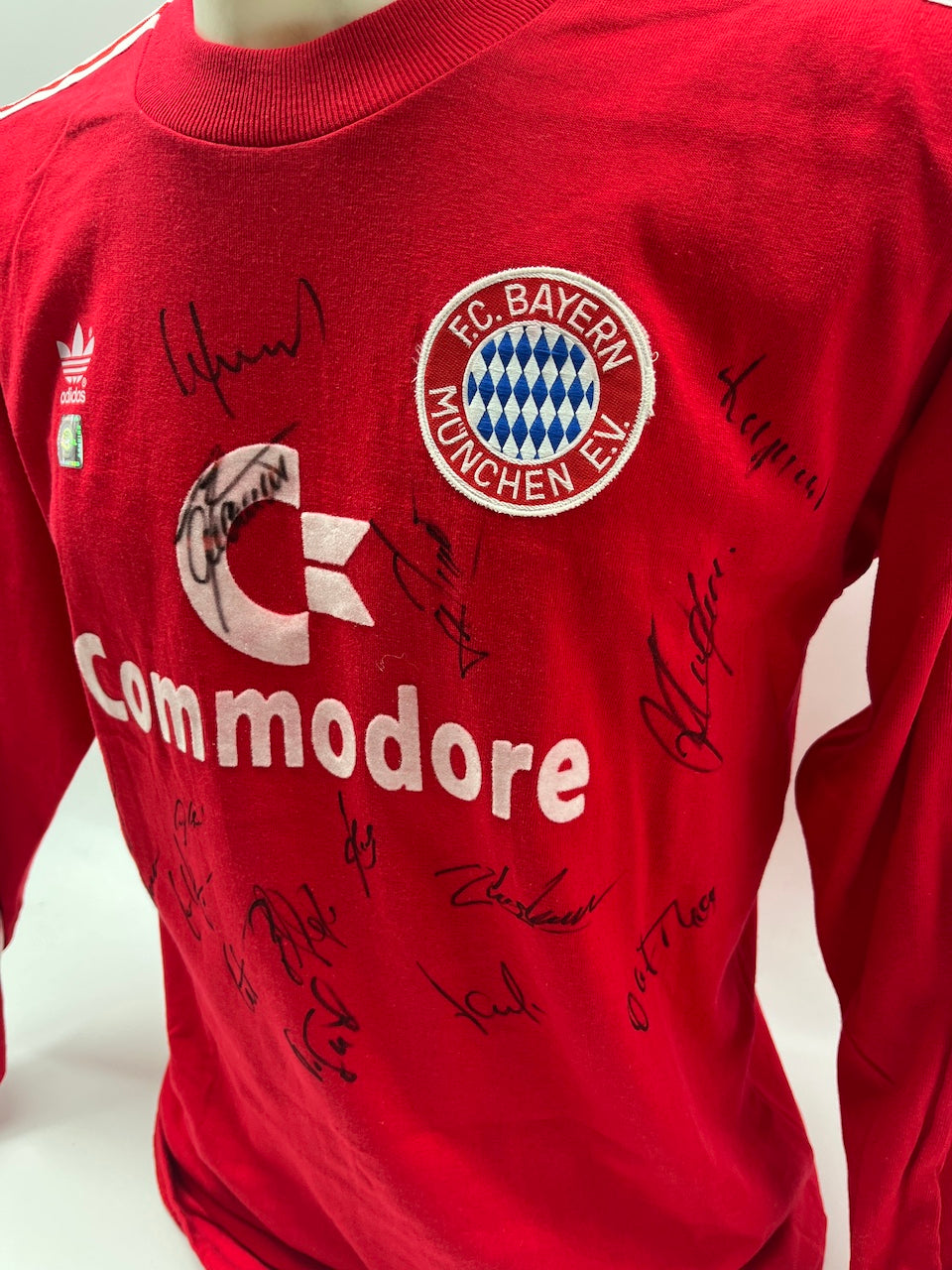Bayern Munich jersey 1984/1985/1986, team signed, autographed, Adidas, new, size L
