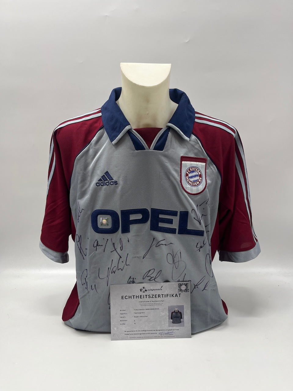 Bayern Munich jersey 1998/1999/2000, team signed, autographed, Adidas, XL